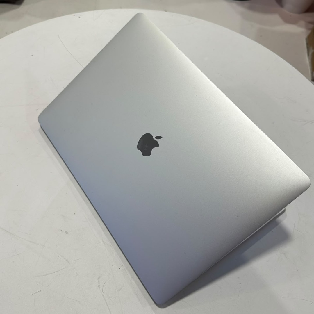Apple MacBook Pro A2141